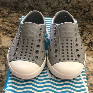 Native Jefferson Gray/white